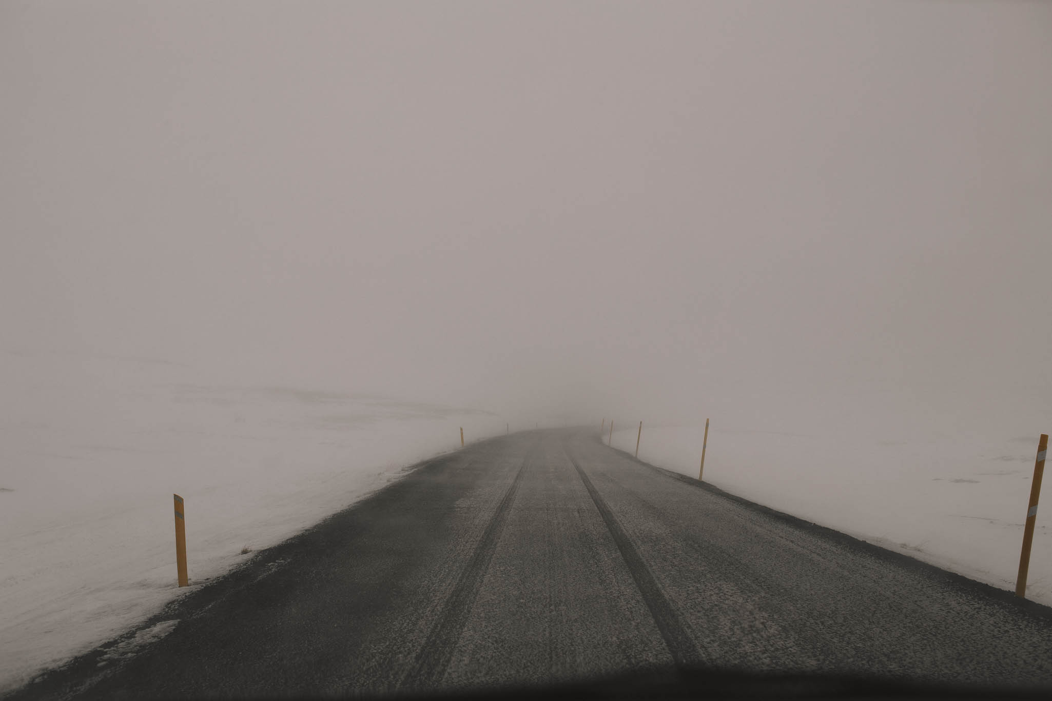 Road-trip-Islande-Iceland-Voyage-Travel-Portrait-Jérémy-Boyer-mountain-montagne-snow-storm-tempete-neige-3.jpg