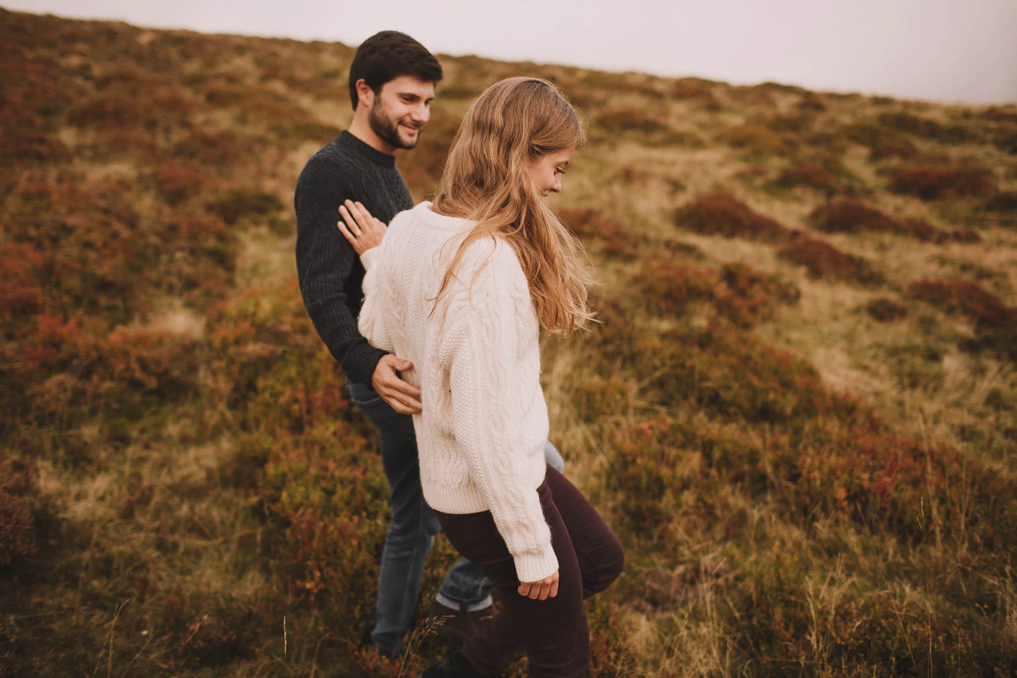 Pyrénées-mountains-wedding-photographer-jeremy-boyer-montagne-engagement-session-love-couple-13.jpg