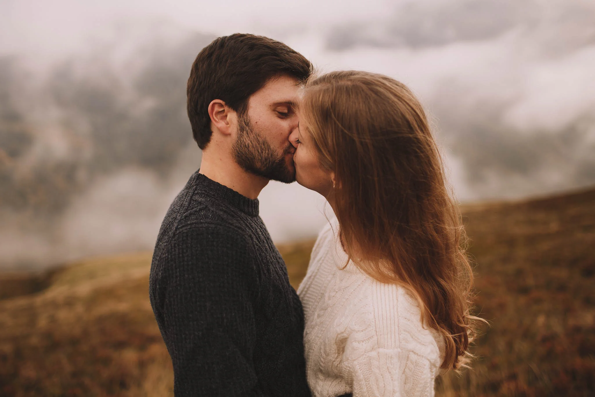 Pyrénées-mountains-wedding-photographer-jeremy-boyer-montagne-engagement-session-love-couple-20.jpg