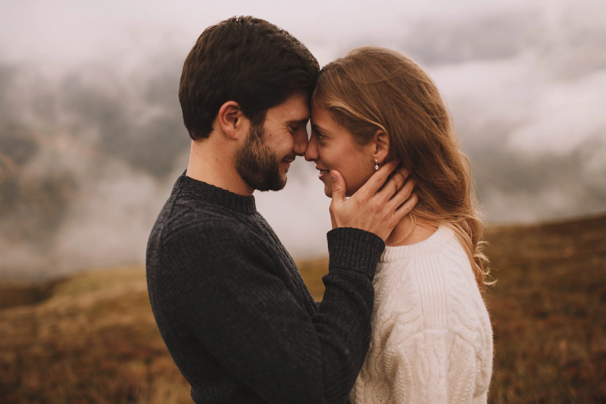 Pyrénées-mountains-wedding-photographer-jeremy-boyer-montagne-engagement-session-love-couple-21.jpg