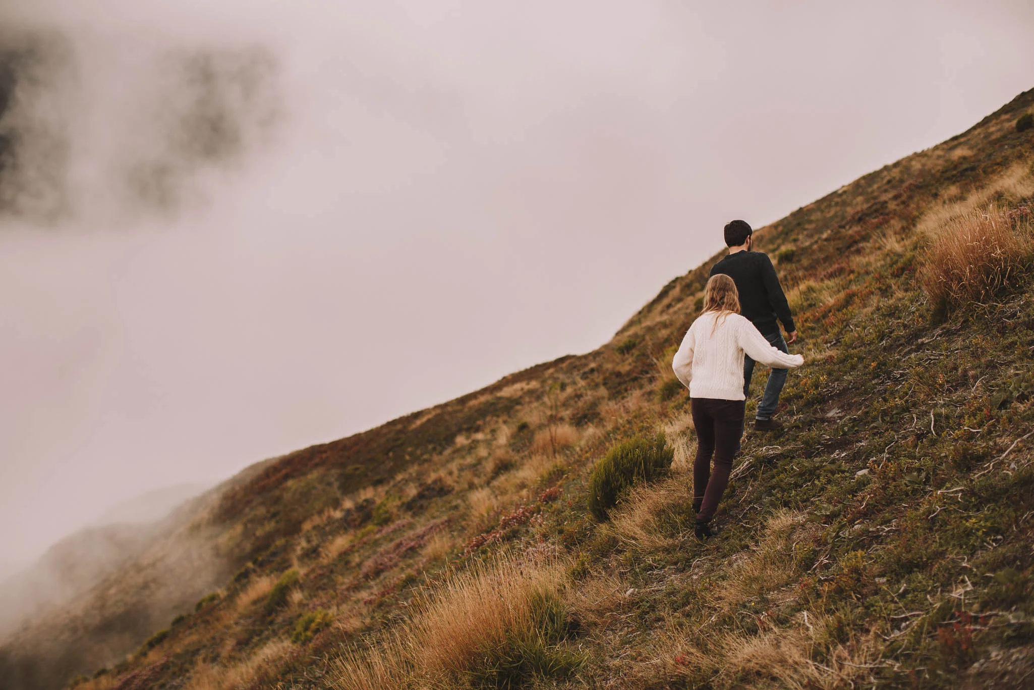Pyrénées-mountains-wedding-photographer-jeremy-boyer-montagne-engagement-session-love-couple-49.jpg