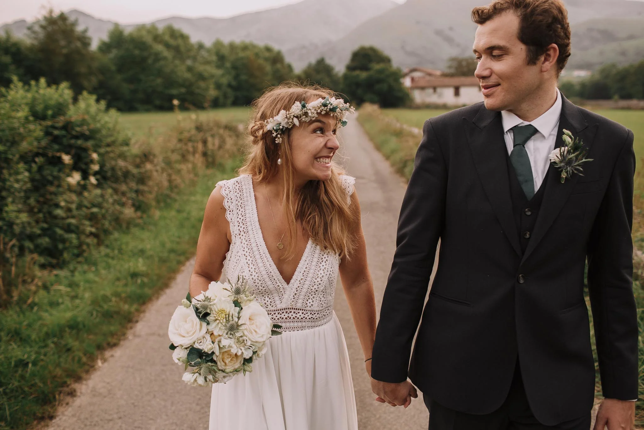 Photographe-mariage-bordeaux-jeremy-boyer-pays-basque-ihartze-artea-sare-robe-eleonore-pauc-couple-amour-126.jpg