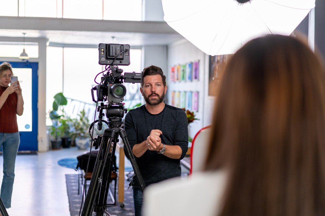 Nervous about being on camera?
😎 Don't sweat it. We aim to make you feel as comfortable as possible while asking strategic questions coaching you through telling your brand story.

🎥 @danteschmitz