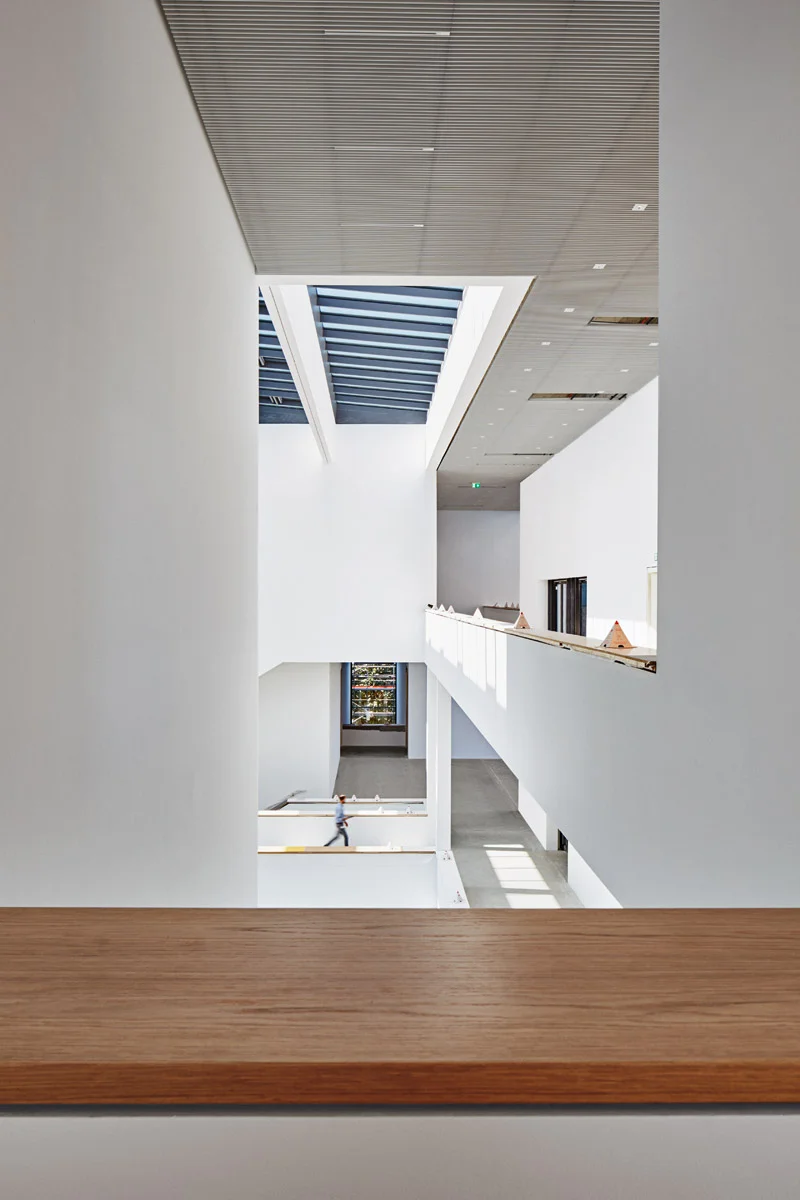 Blick in das Atrium, Ebene 1 2017–08–07