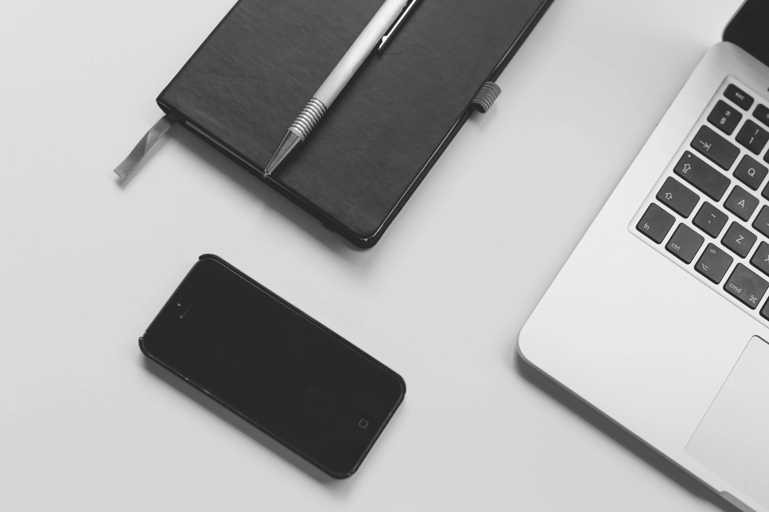 blogging-copywriting-desk-34586.jpg
