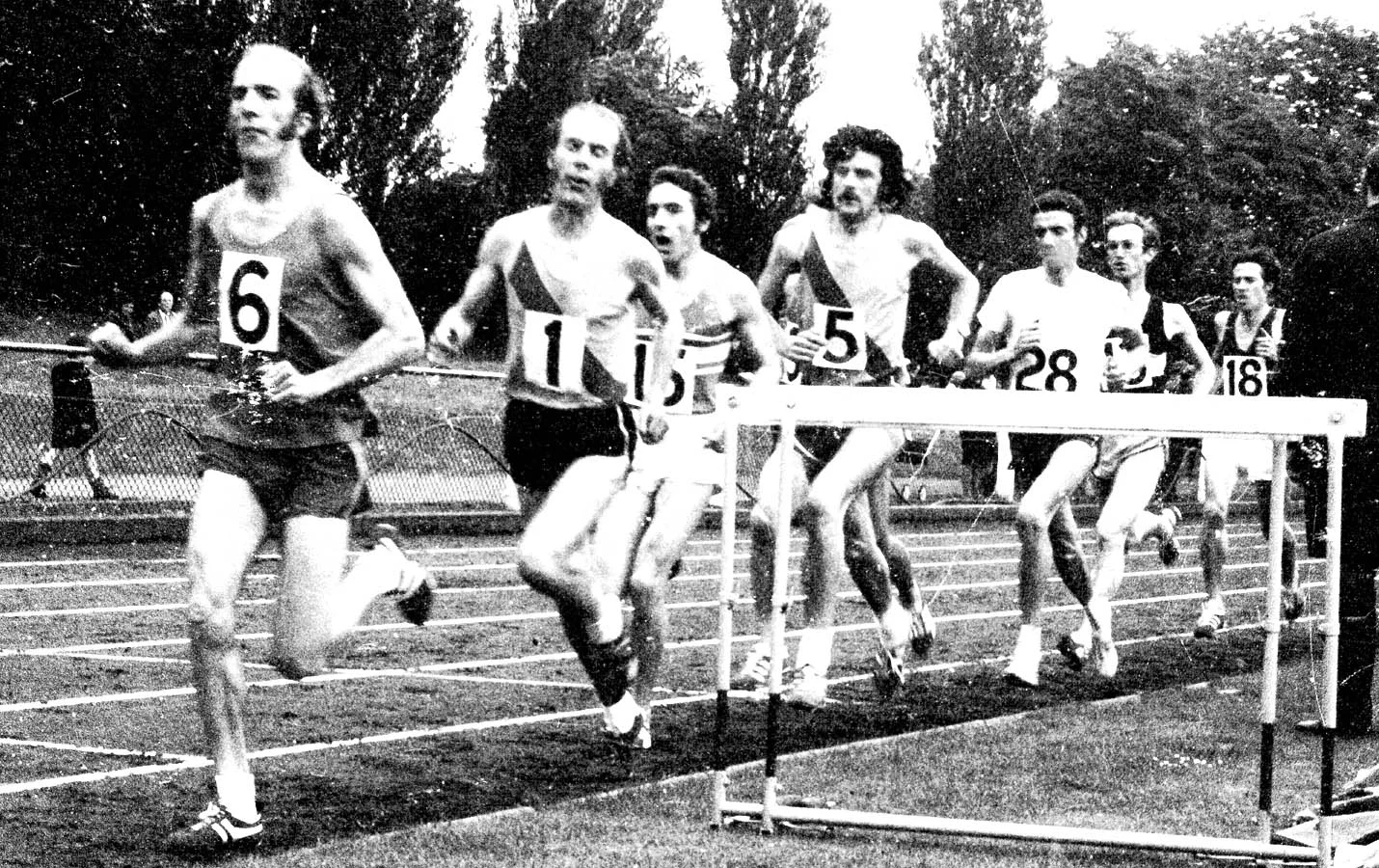 Bob & D.Holt etc.Surrey 3mile champs in 70sSHELIACOPY.jpg