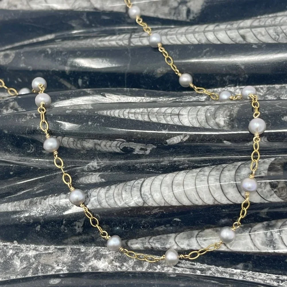 Gray Pearl Gold Linked Necklace