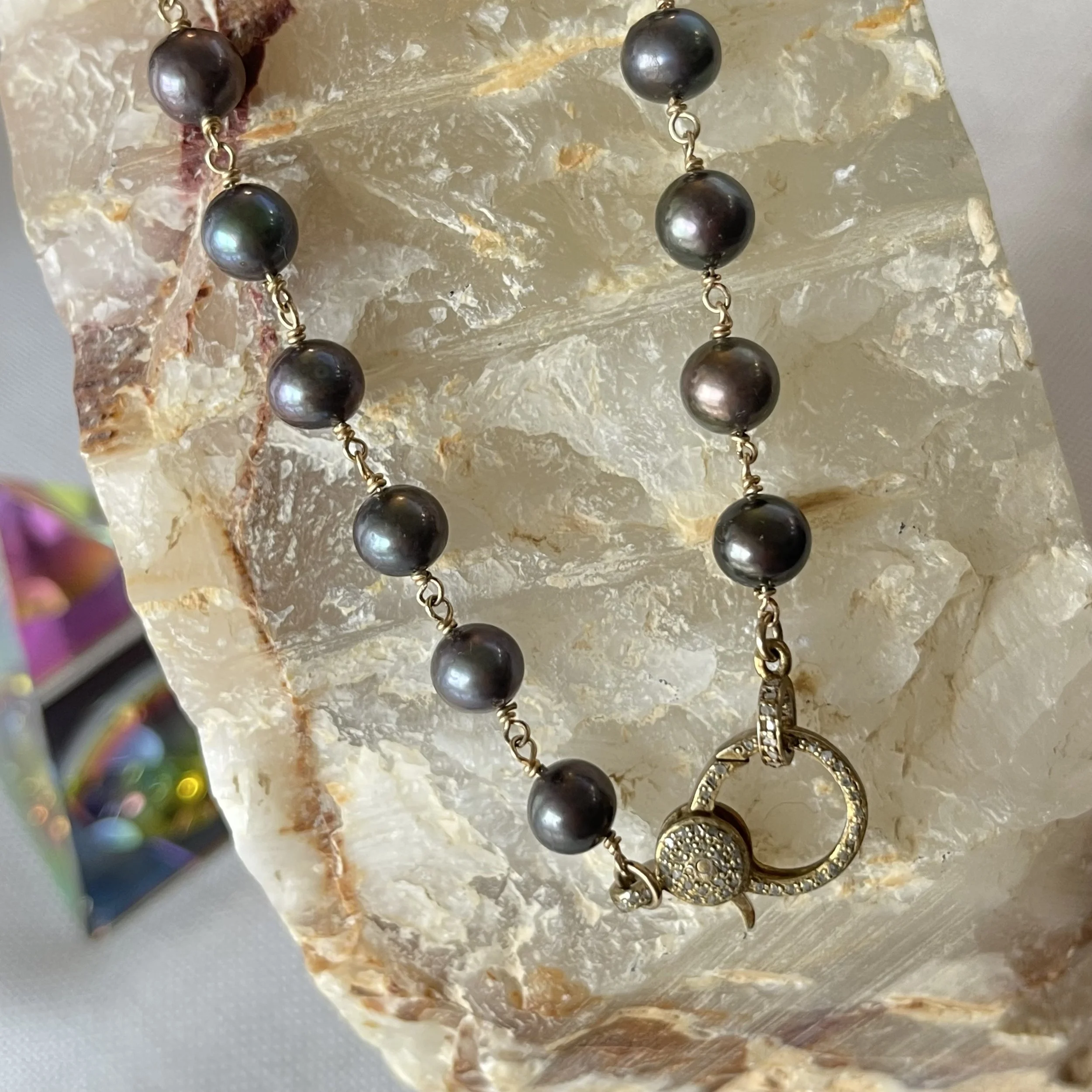 Peacock Pearl Gold Link Necklace