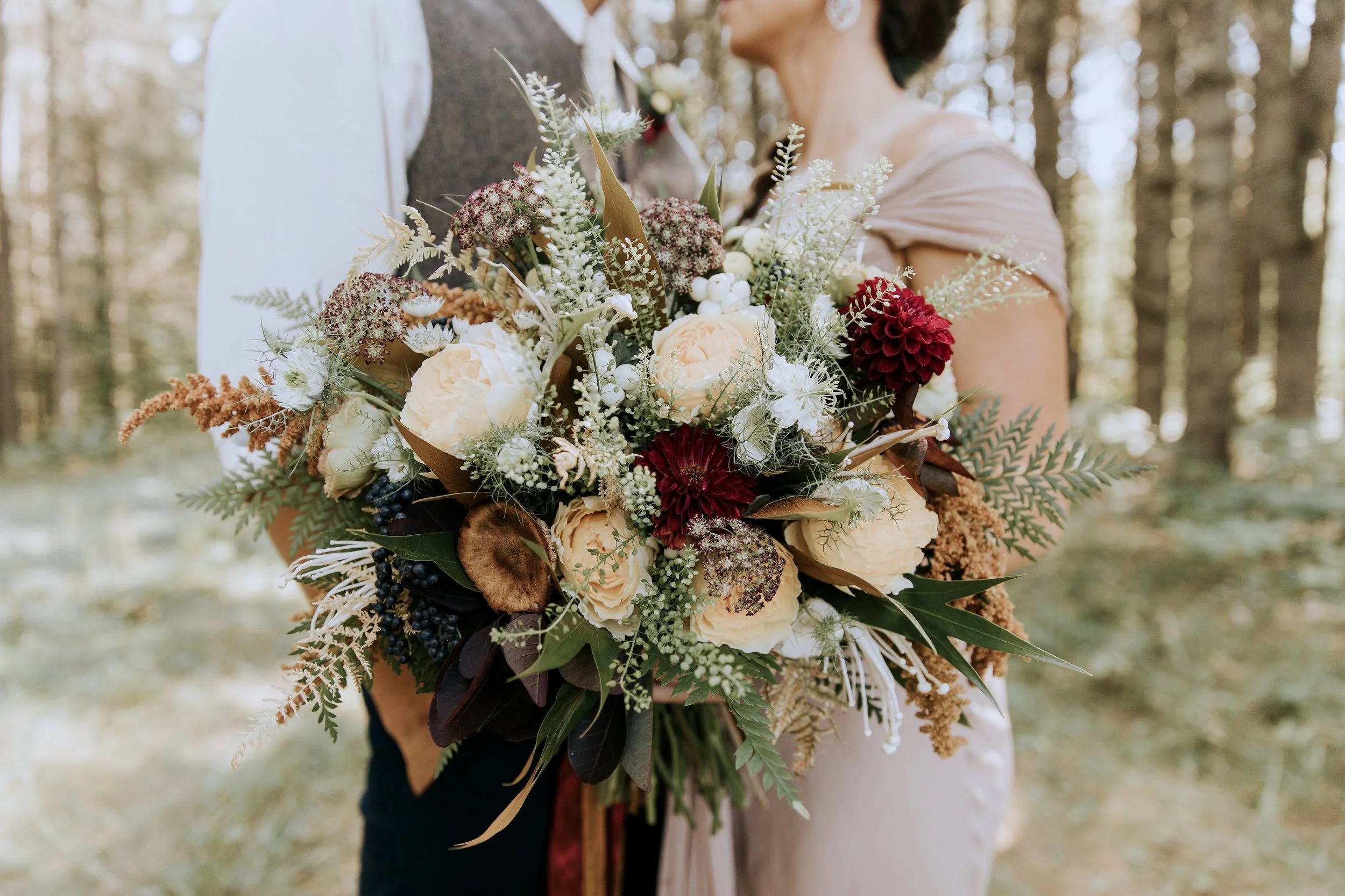 Finding Love in the Maine Woods Fall 2017 Styled Shoot Private Residence Waterford, Maine Jessie Dineen Photography http://jessiedineenphotography.com/