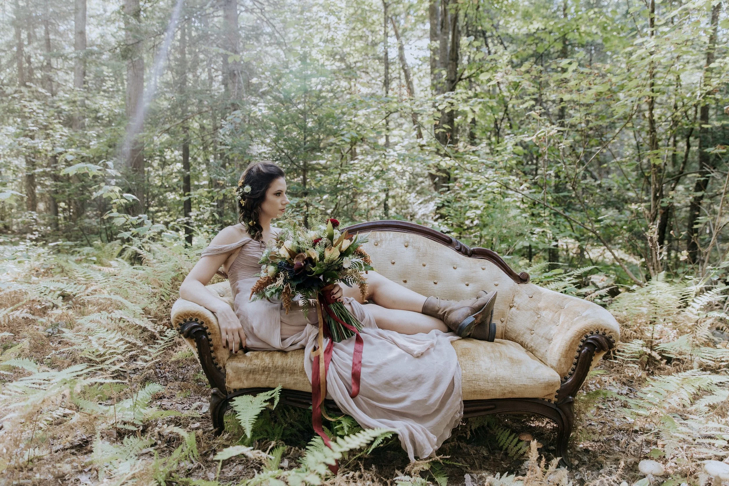 Finding Love in the Maine Woods Fall 2017 Styled Shoot Private residence, Waterford, Maine Jessie Dineen Photography http://jessiedineenphotography.com/