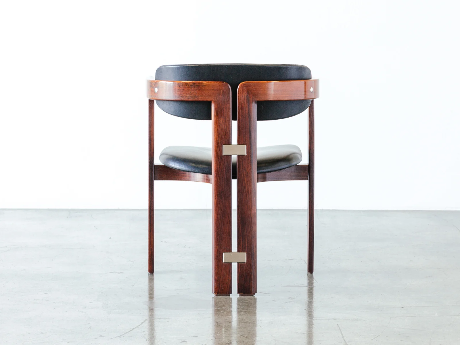 44-Pamplona-Armchairs-06.jpg