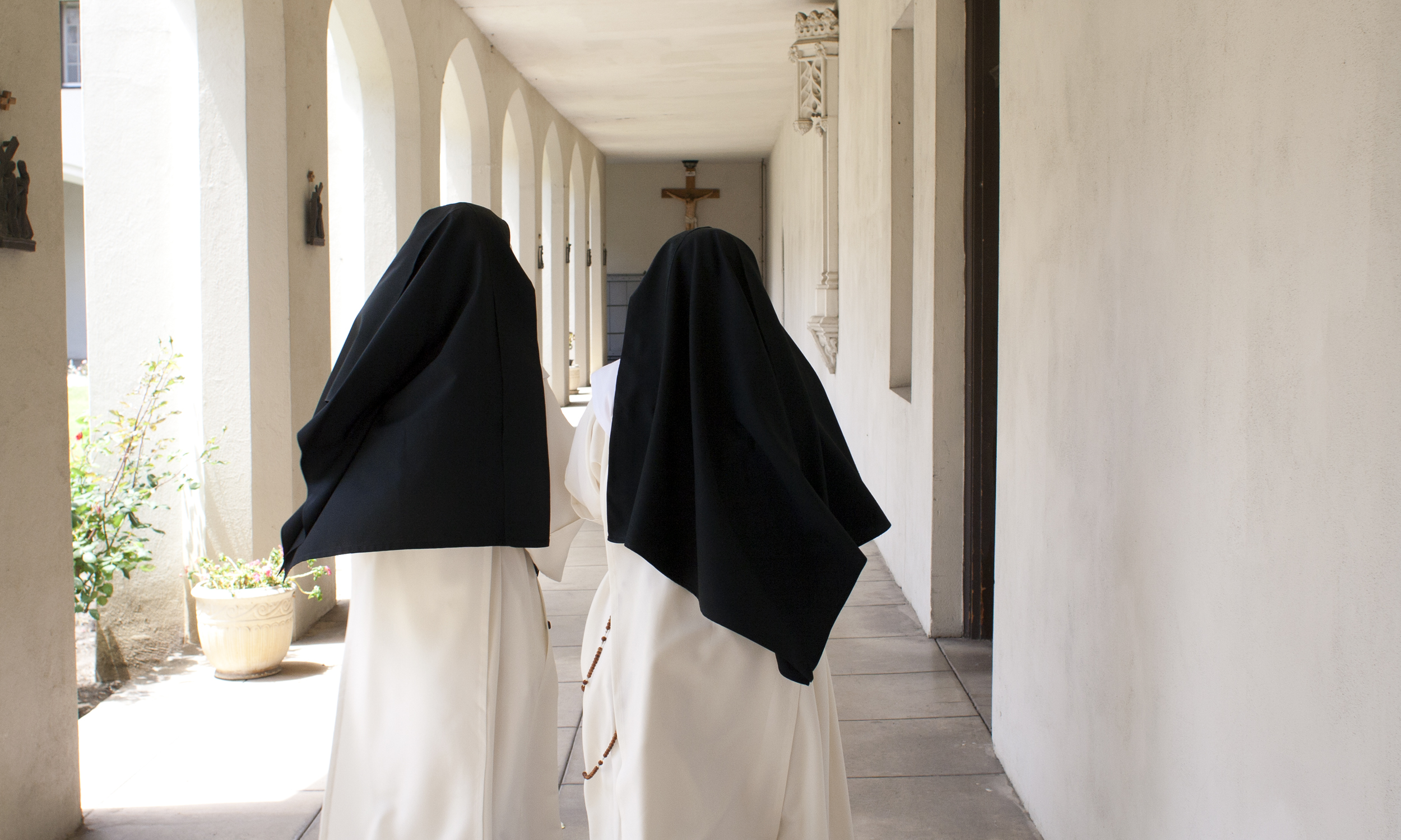 Two nuns in cloister_MG_8294.jpg