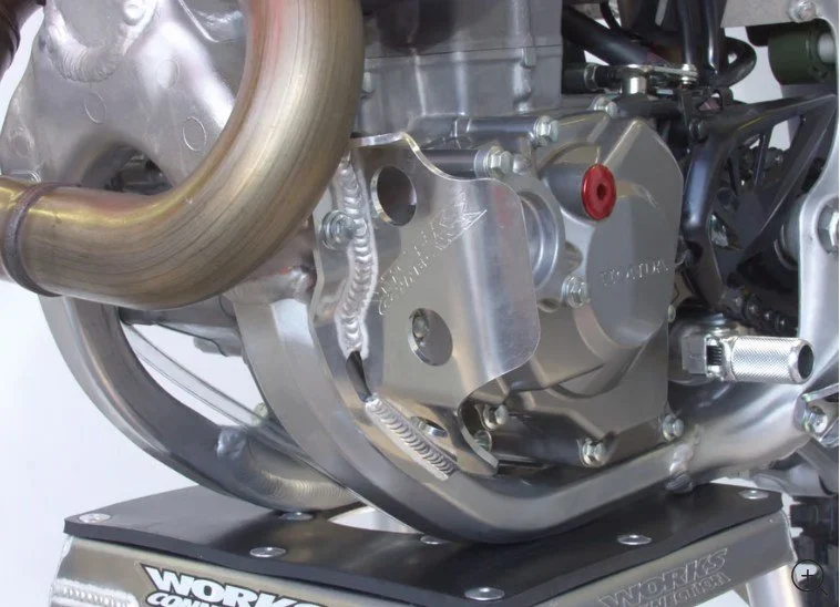 The @worksconnection Engine Guards provide your bike with additional protection over stock guards.

#engineguard #MX #SX