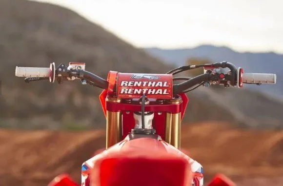 The championship proven @renthal_moto Fatbar continues to set the industry standard in an unbraced tapered mx handlebar.

Get yours today!

#renthalfatbar #MX #SX #handlebar