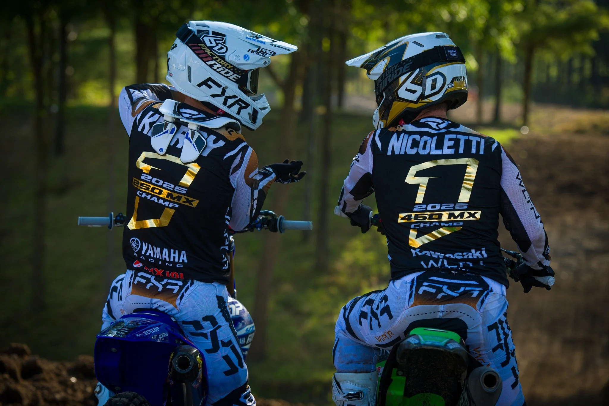 The champs wearing @6dhelmets 

#cdnmx #6D #helmet #nextlevelprotection