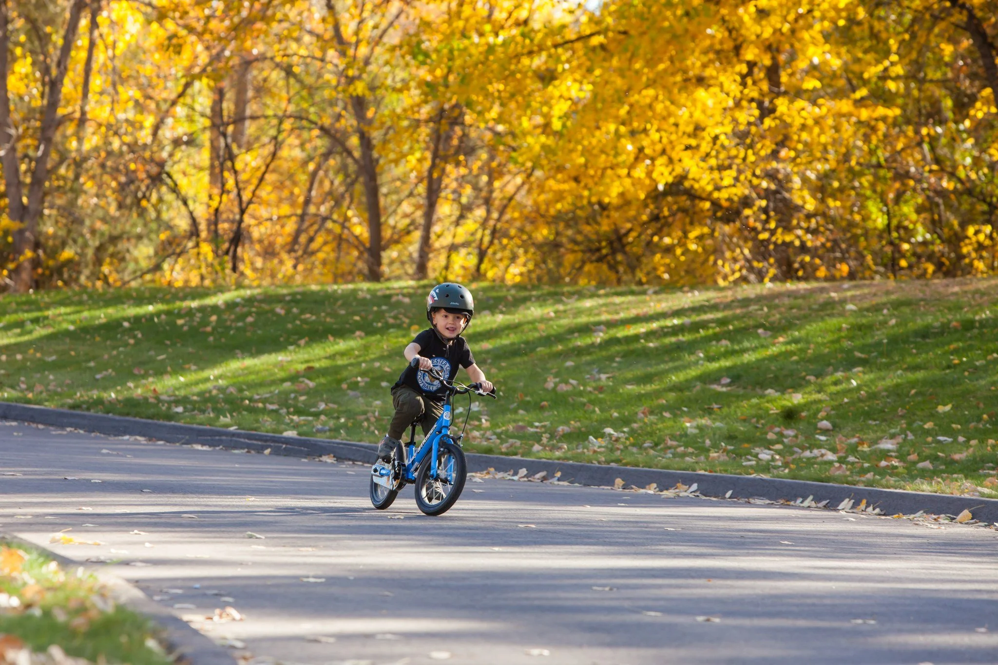Instant success. That’s what we wanted kids to experience on the Strider 14x . From riding a balance bike to pedaling like a pro!
#strider #14x #bike #fall