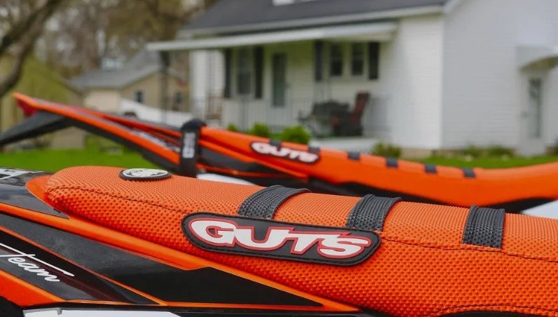 Frighteningly good grip. Guts Racing’s got your seat covered this Halloween! 🎃🏁
#MX #seatcover