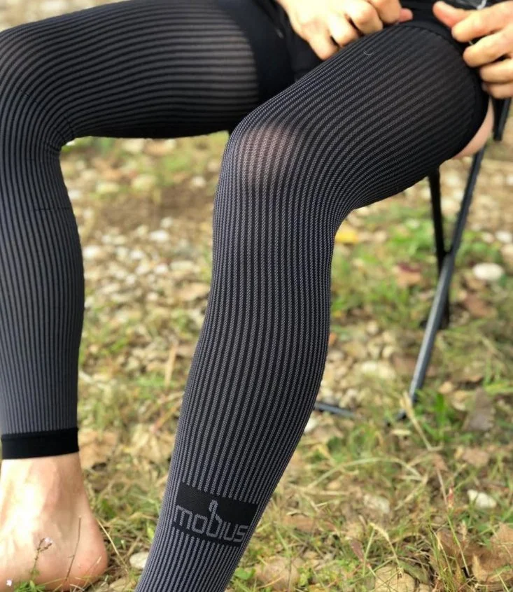 @mobiusbraces Compression Knee Sleeves increase blood circulation allowing for faster and better recovery 🩸