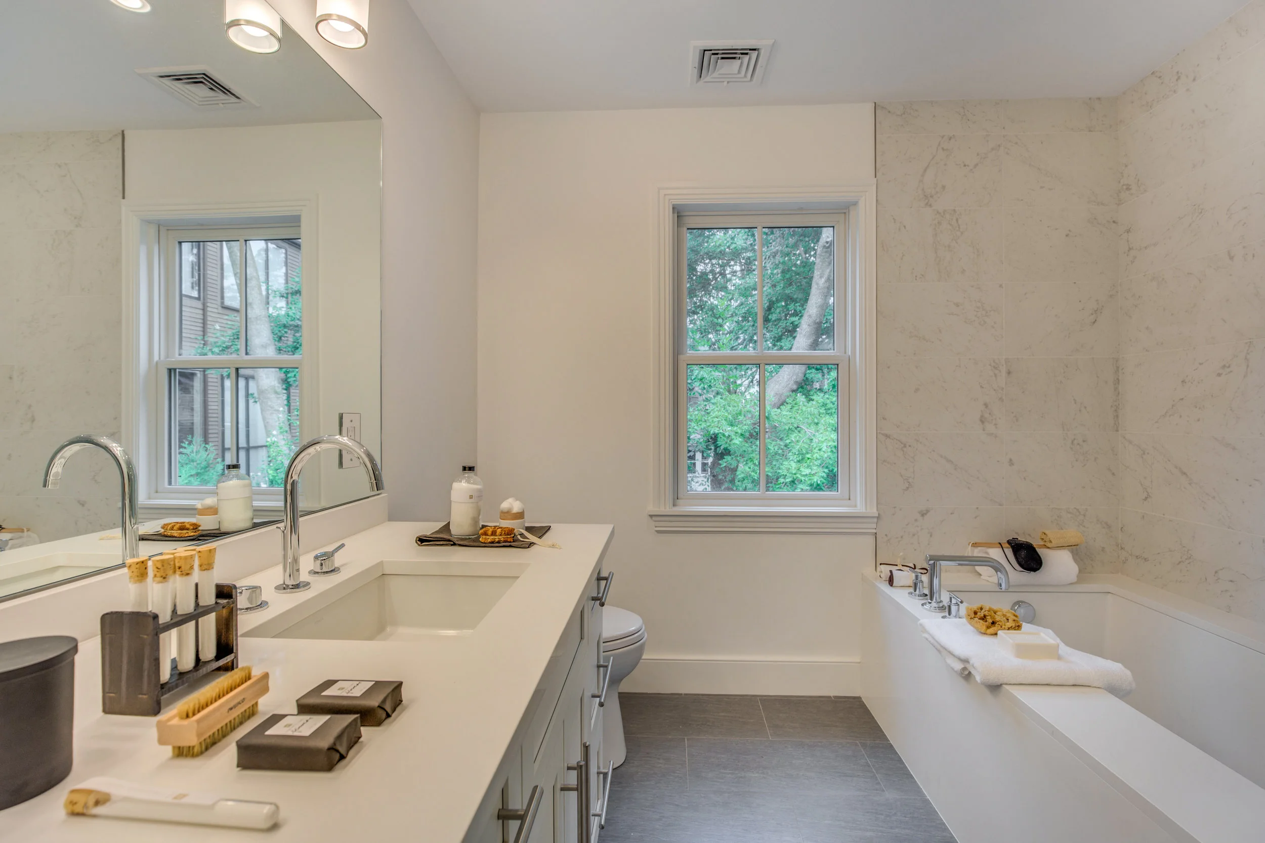 20_Bathroom1.jpg