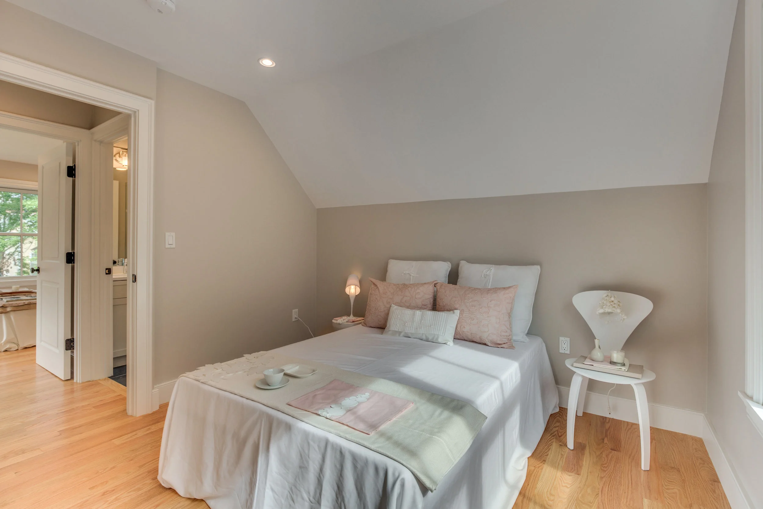 23_Bedroom2-2.jpg