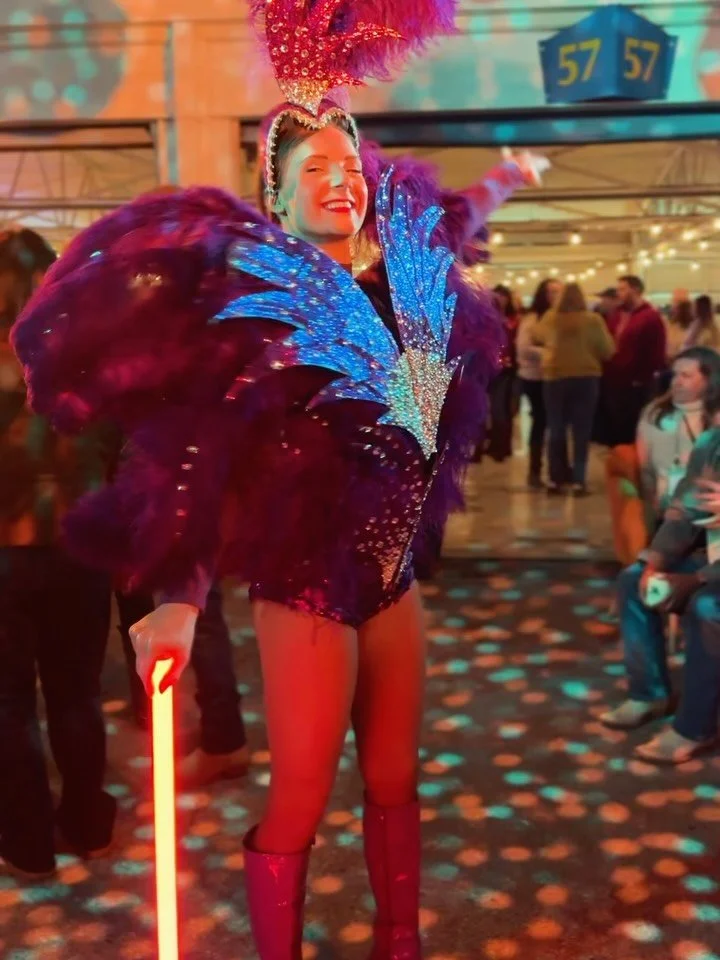 Showgirl Vibes ✨ for @agenda.usa