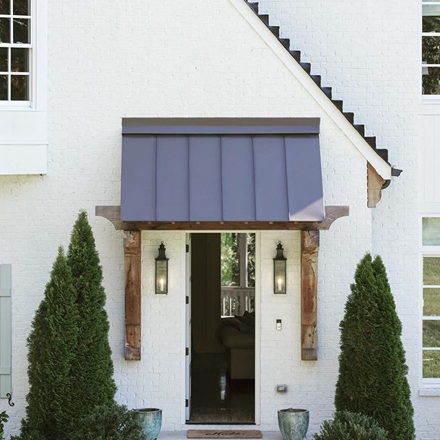 Welcome home! #classic #exteriors #frontdoor #architecture #homebuilding #homesofinsta #nashvilletn #newhome #montgomeryclassic