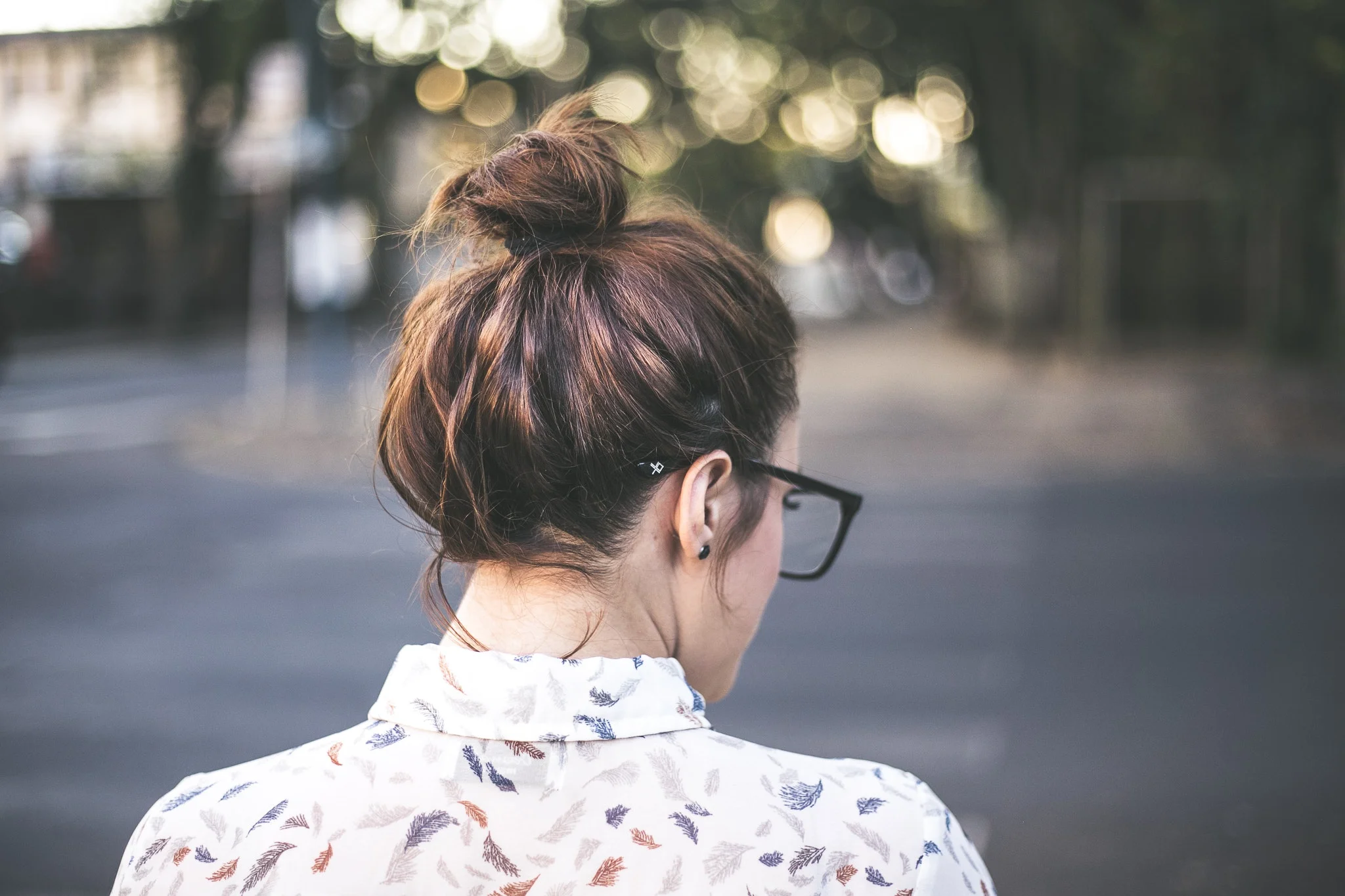 back-view-blur-close-up-557844.jpg