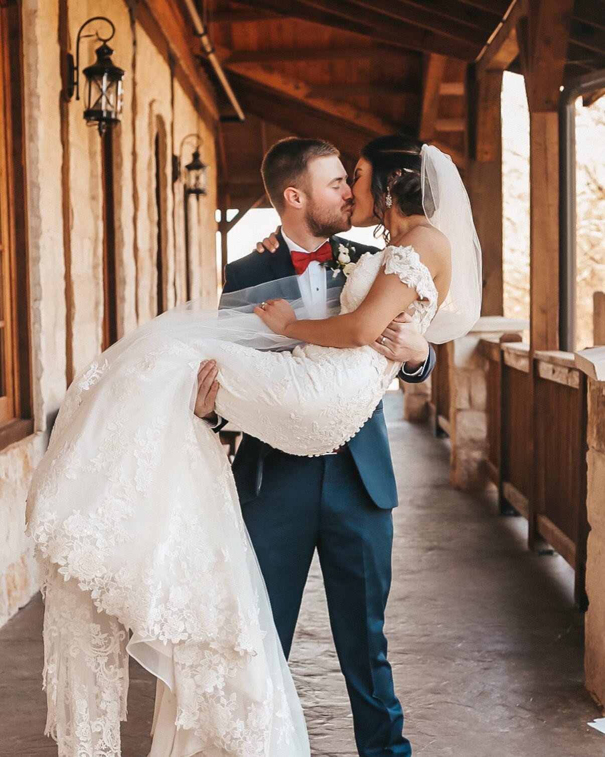 I hear these two are celebrating an anniversary today!! Happy Anniversary to the Magnuson&rsquo;s!
.
.
.
#Bdavisphotography #bdavisbrides #bdavisweddings #okcwedding #okcweddingideas #okcweddingphotographer #oklahomaphotographer #okc #tulsaok  #count