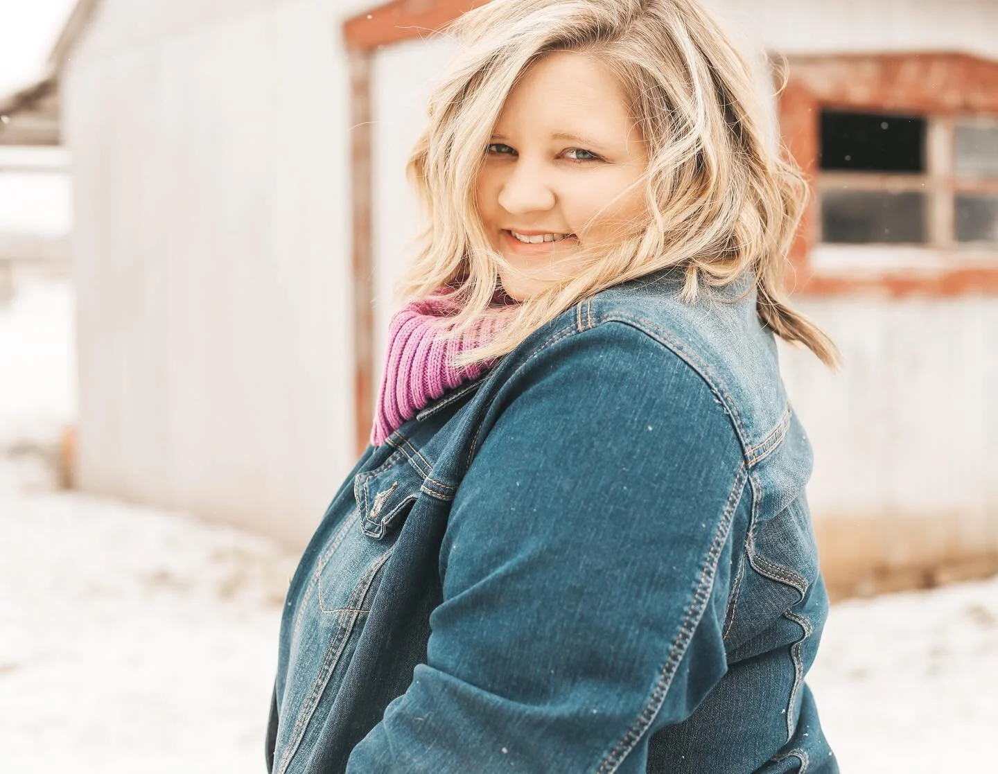 What&rsquo;s the number one thing you should know about me?? I either have no idea where my phone is or 99% of the time my phone is dead! 🤷🏼&zwj;♀️ True story... just ask my family! 💁🏼&zwj;♀️🙋🏼&zwj;♀️ Can anyone relate??

Check my stories for m