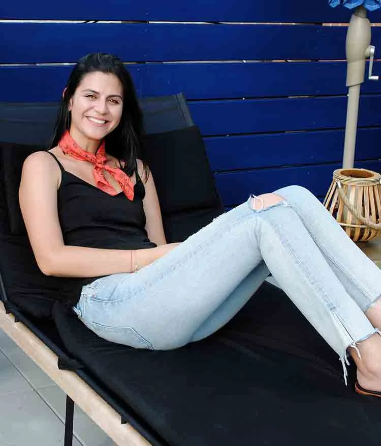 Sara-Harari-Buchnea.jpg