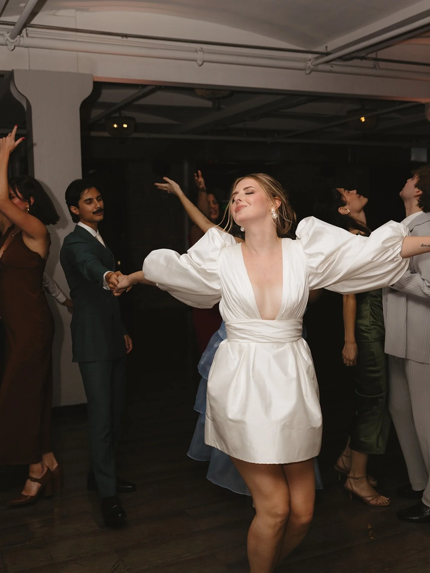 My hope for your wedding day is that your dance floor is as epic as Sam and Garrett&rsquo;s was.

Planning, design, and floral: @essenevents 
DJ: @harmonydjentertainment -&gt; @kenygrey 
Beauty: @ladyvampartistry 
Photo: @violetcristinaphoto 
Venue: 