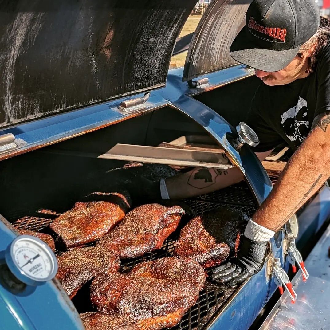 It's a beautiful day for barbecue and boy does our 'cue look good on the twins! Come see us this weekend and TGIF y'all!!!