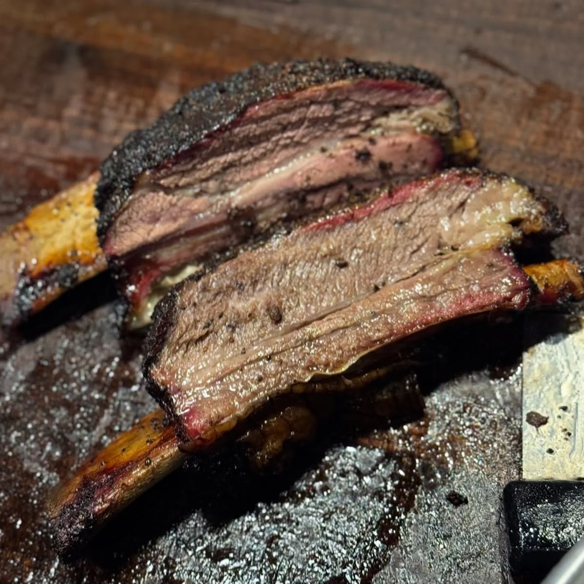 If you&rsquo;ve never tried a beef rib, it&rsquo;s time to treat yourself to the 🤴👸 of beef BBQ. 

Each beef rib weights about ~1.5 lbs and is perfect to split between 2-3 people. (Or keep one for yourself and enjoy leftovers tomorrow. 😜)