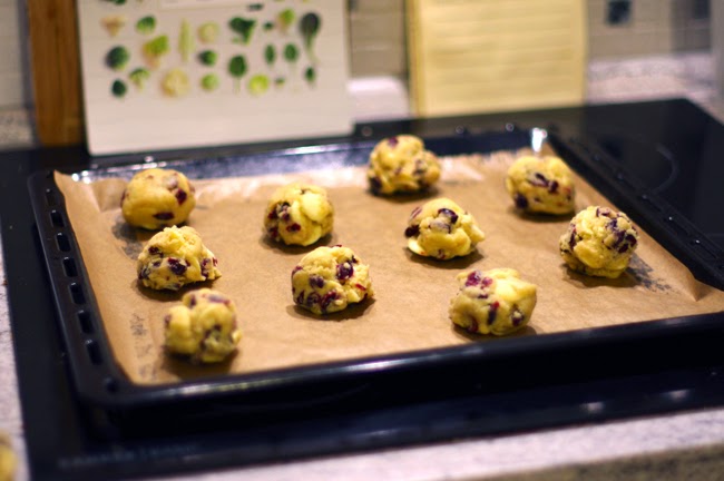 WEIHNACHTSBACKEN MIT MONA