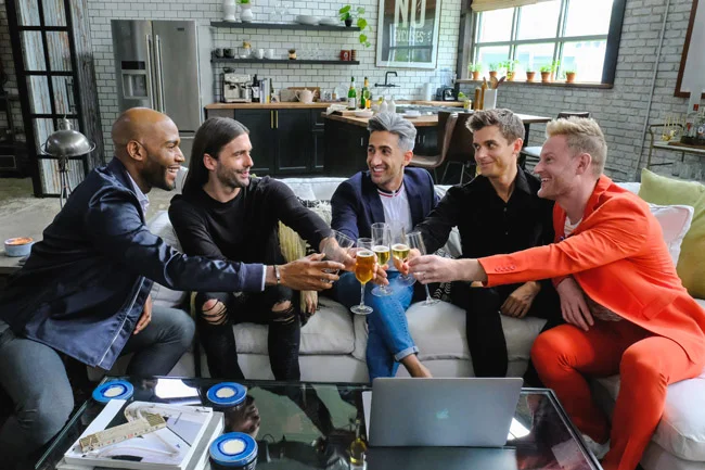 LACHEN UND EIN BISSCHEN HEULEN: WARUM ICH DIE SERIE „QUEER EYE” SO MAG