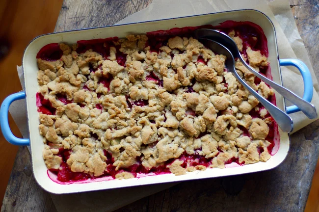 2Rhabarbercrumble5.jpg