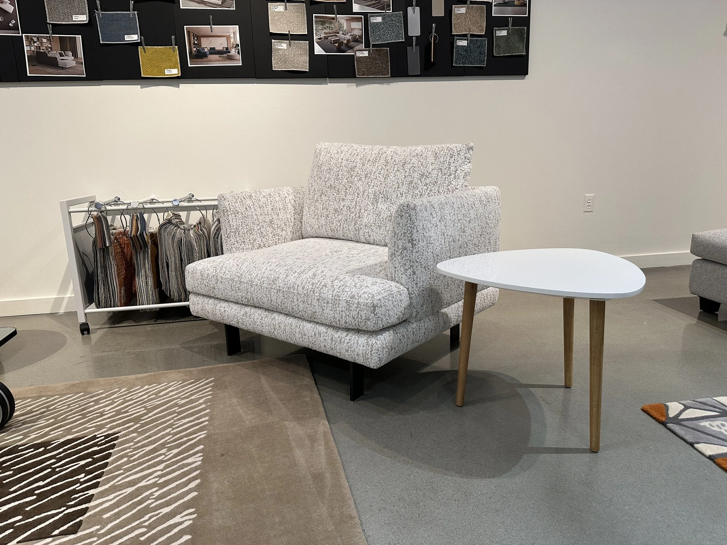 TAHARA // AC-2190 CHAIR