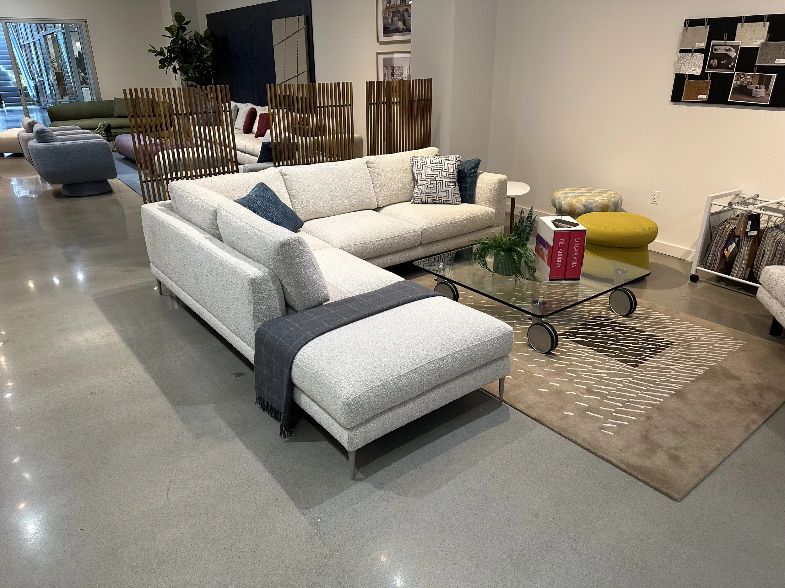 DANIA // AC-2090 SECTIONAL