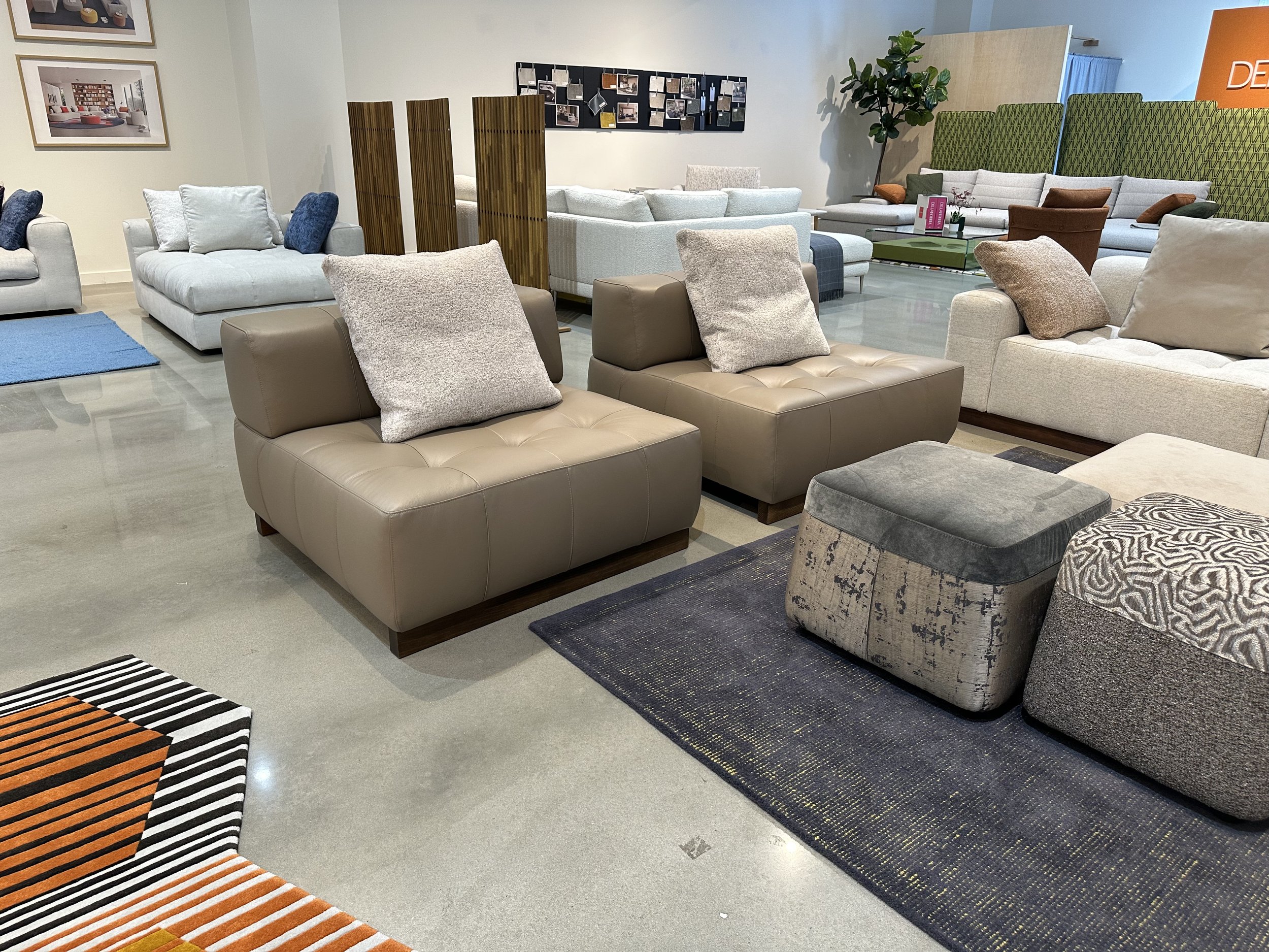 PIPER // AC-2244 ARMLESS CHAIRS