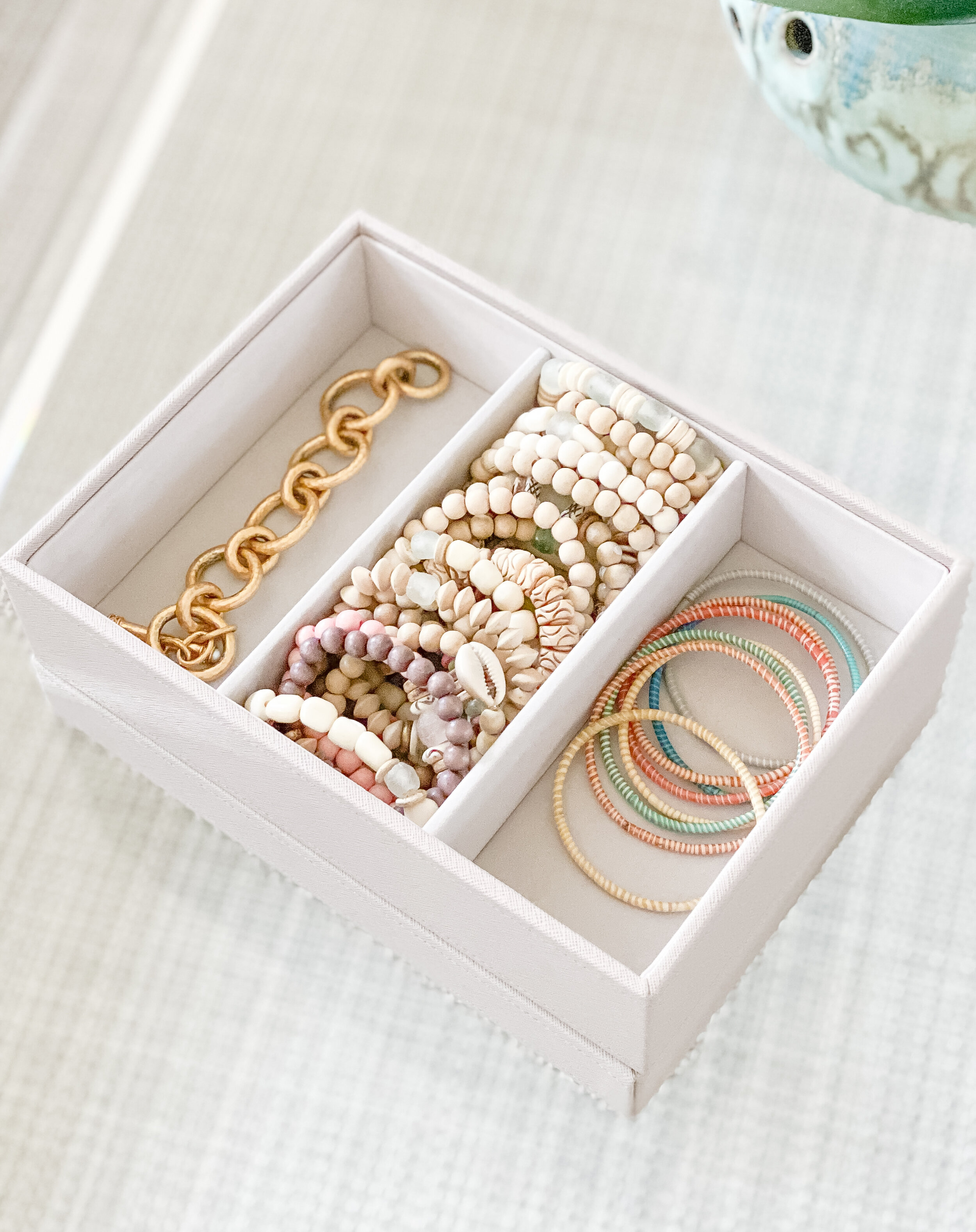 Amazon.com: Mini Jewelry Organizer,10pcs Candy Shaped Jewelry Box Ring  Organizer with Lid,Plastic Candy Container Lovely Display Case DIY Jewelry  Accessories for Christmas Wedding Party Travel Containers : Clothing, Shoes  & Jewelry