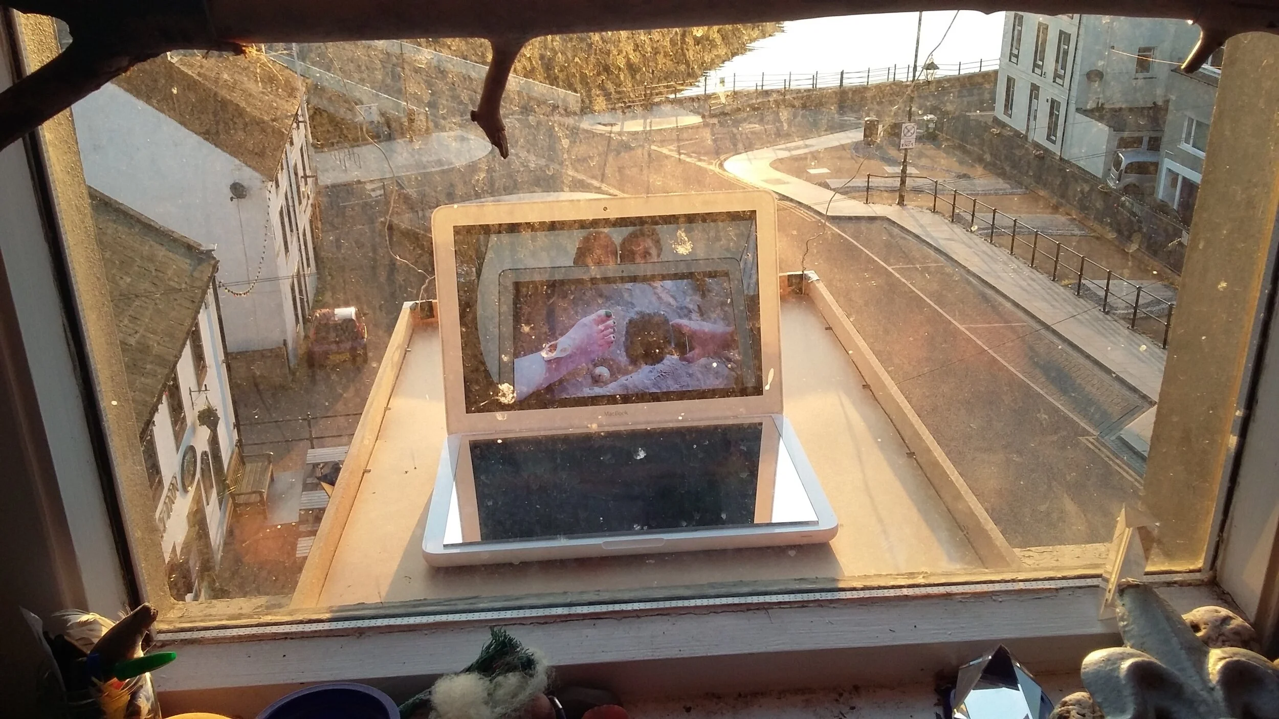 4-MirrorScreen.jpg