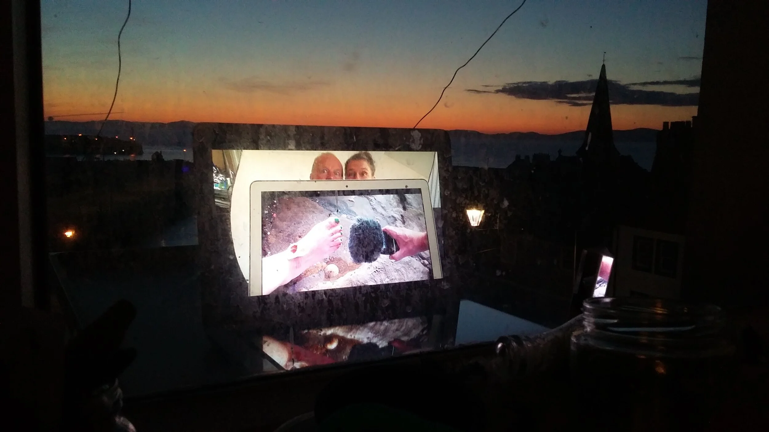 5-DarkMirrorScreen.jpg