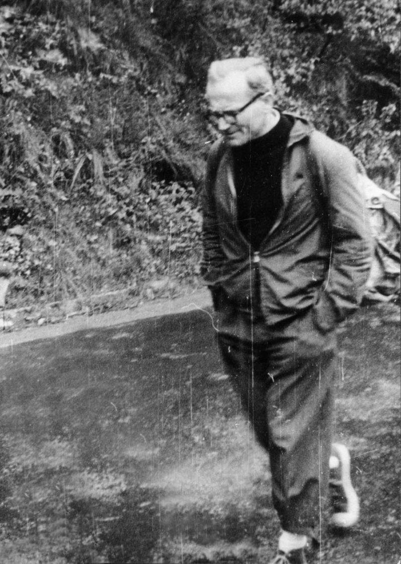 Source: Catholic Gentlemen website (“20 Images That Prove St. John Paul II was the Coolest Saint Ever"