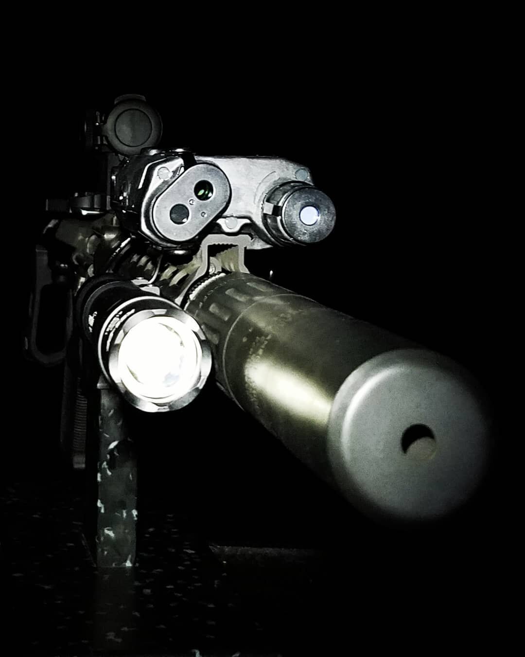 The business end

#nightvision #cod #callofduty #modernwarfare #warzone #nfa #silencer