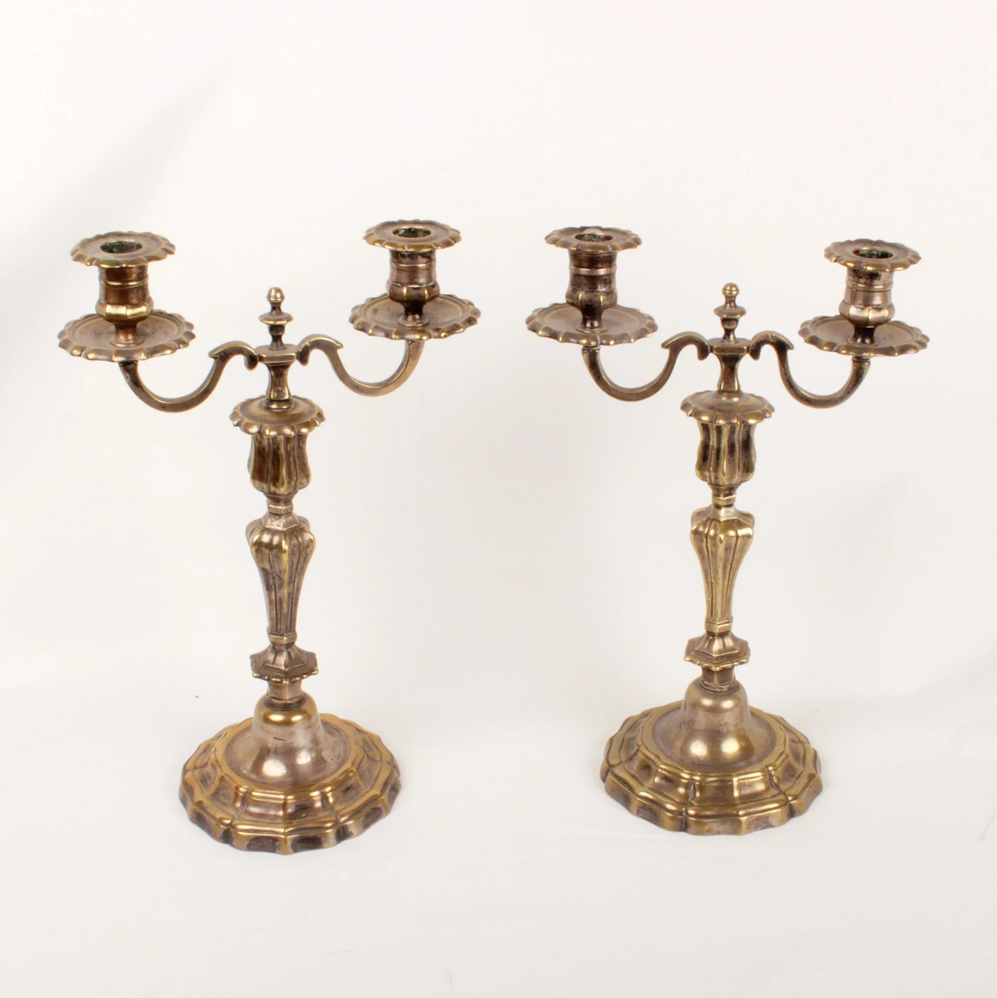 FÖRSILVRADE LJUSSTAKAR LOUIS XV