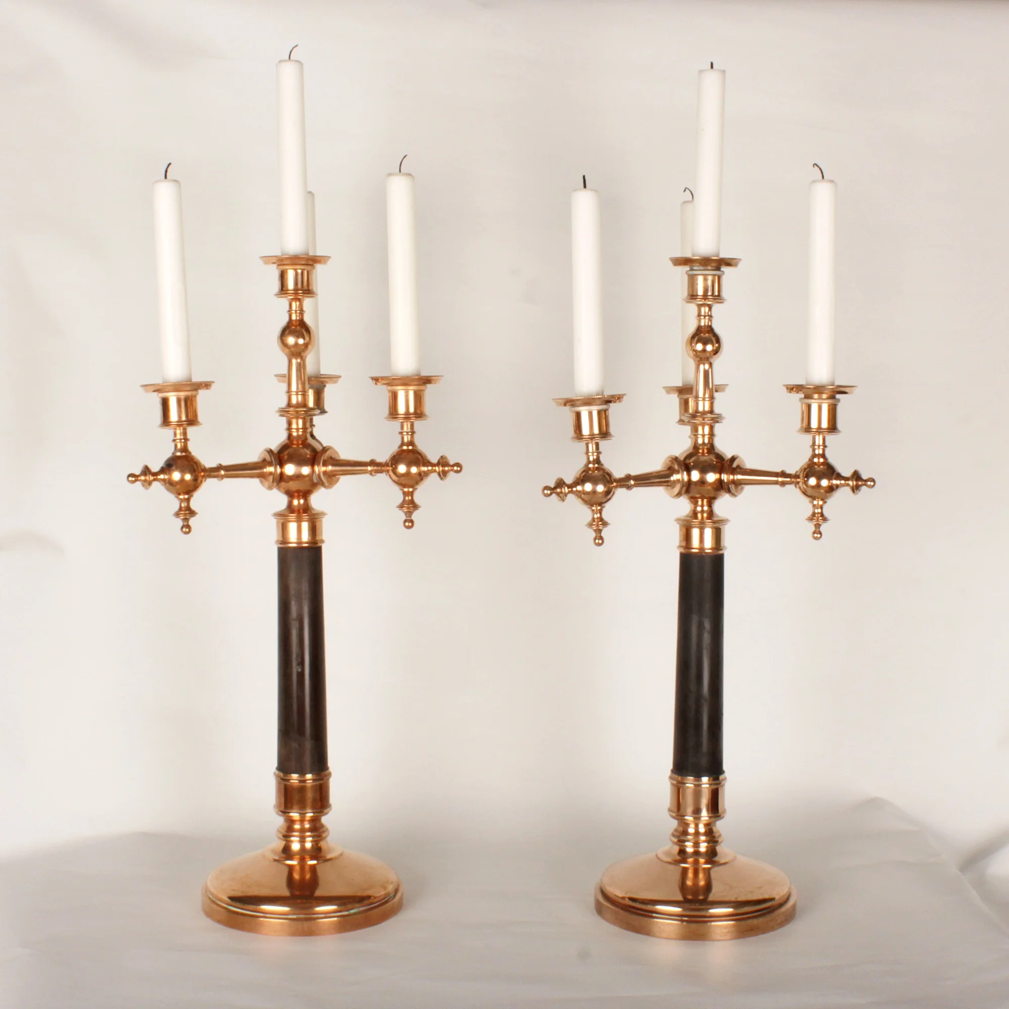 RYSKA MÄSSINGSKANDELABRAR