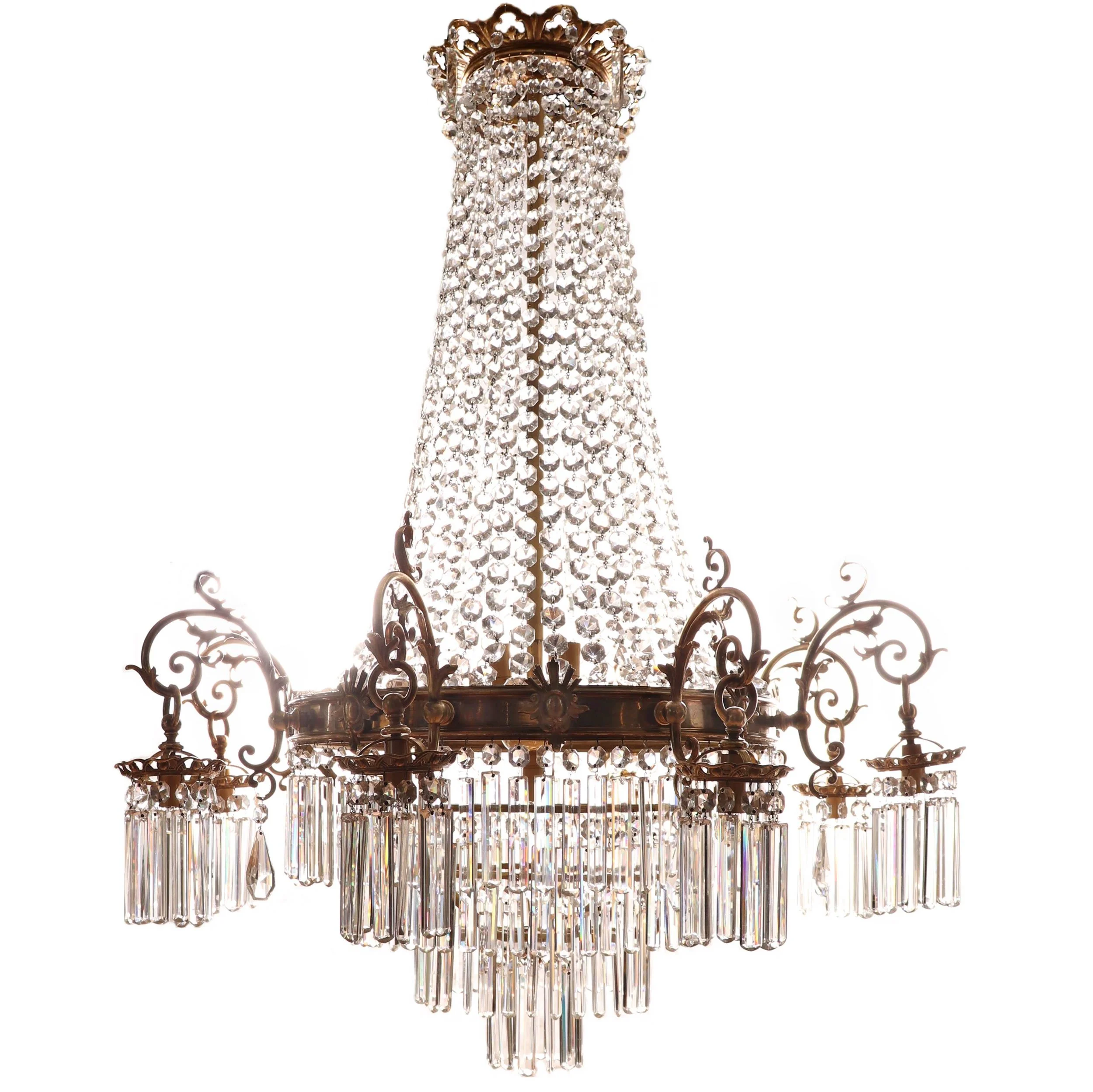 Stor och vid ljuskrona 