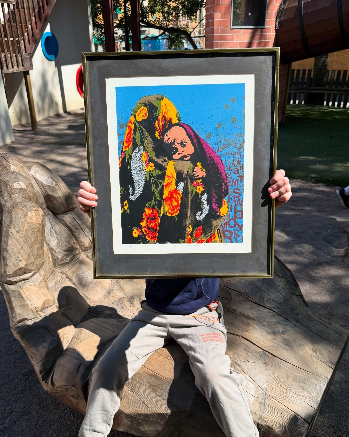 Meet &lsquo;The New Madonna&rsquo; &mdash; signed Bj&ouml;rn P., 1982. A mash-up of the sacred and the stylish. Bold colours, soft strength, and a whole lot of presence. #hagelinsantik #streetart #popart #blackmadonna #litografi #postmodern #dopeart4