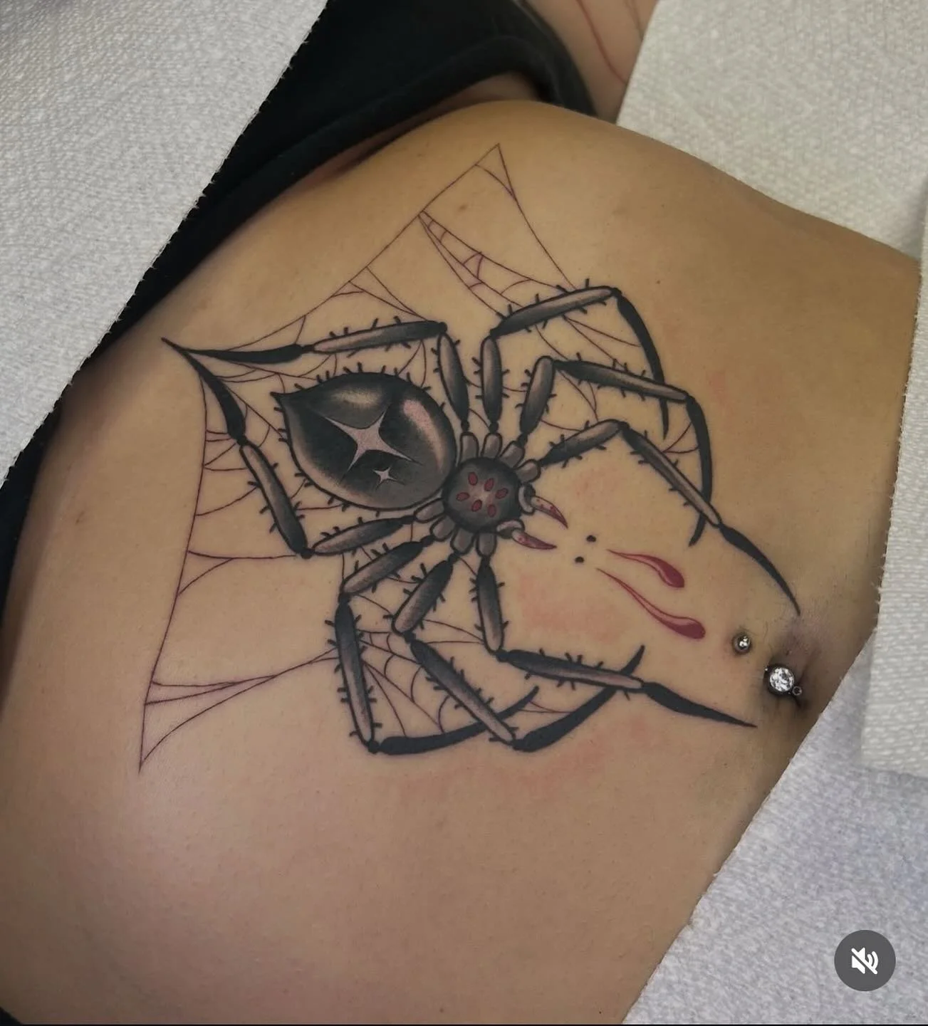 Beautiful stomach spider tattoo by Ashley
@artbysyked 
Link in bio to make an appointment! Always feel free to stop by the shop or to give us a call as well :)
443-949-0305
www.luckybirdtattoo.com 
#luckybird #luckybirdtattoo #dmvtattooartist #ann