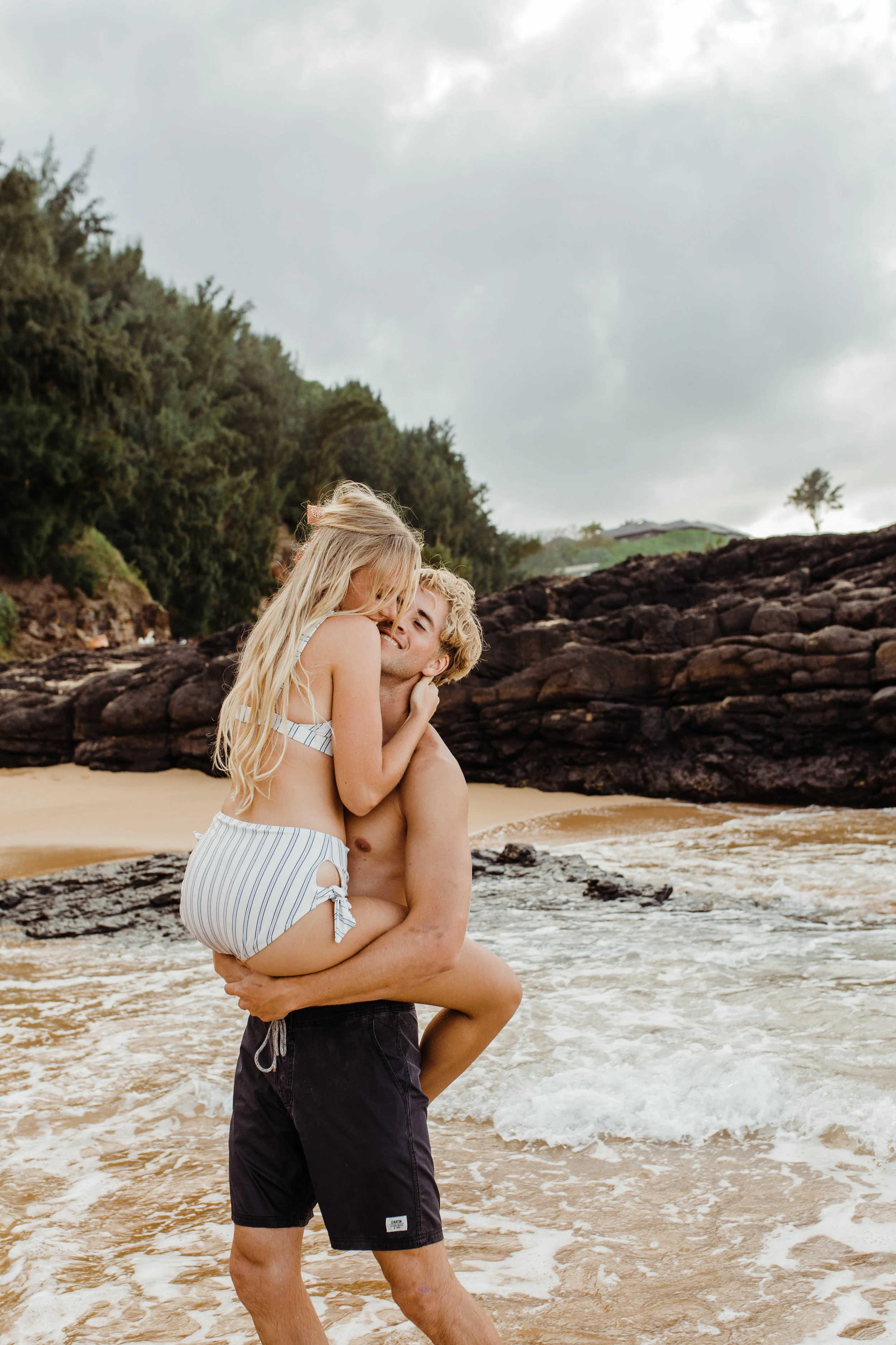 kauai secret beach engagment session (3).jpg